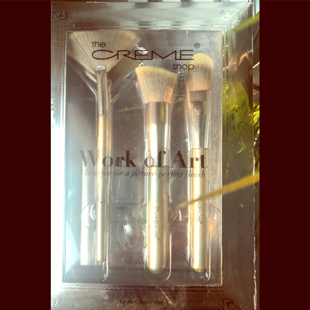 THE CREME SHOP BRUSH SET-NEW MAKEUP BRUSHES & TOOL